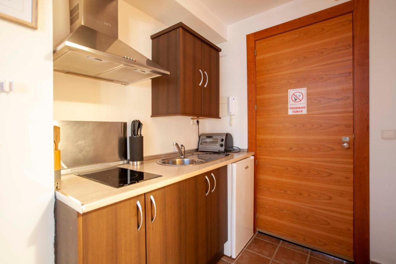 Apartamentos Turisticos Lobelia Suites La Garrovilla Luaran gambar