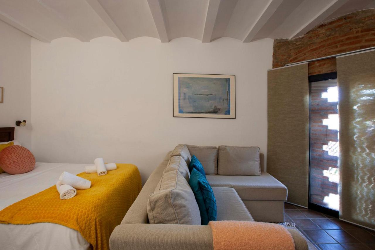 Apartamentos Turisticos Lobelia Suites La Garrovilla Luaran gambar