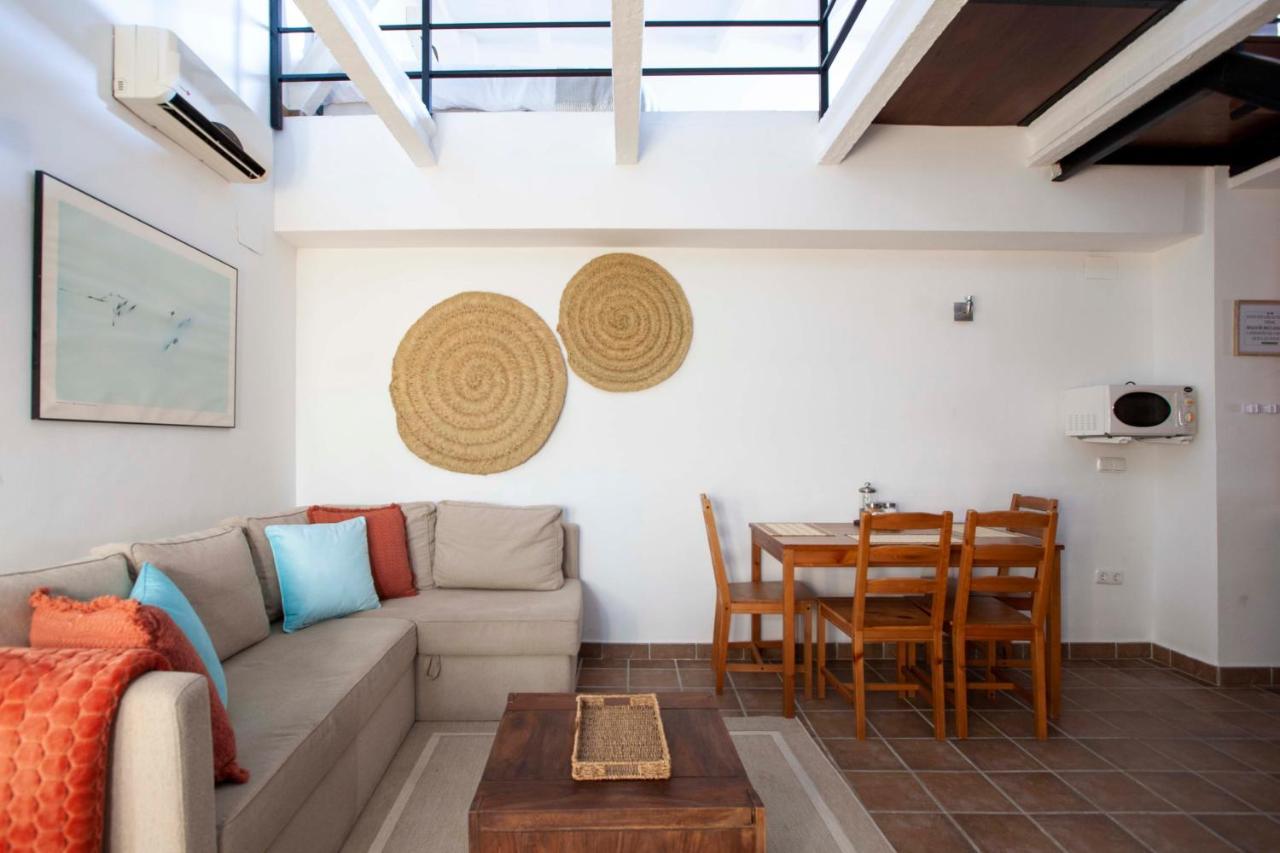 Apartamentos Turisticos Lobelia Suites La Garrovilla Luaran gambar