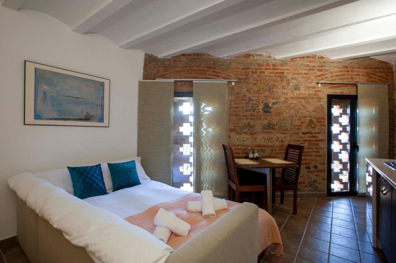 Apartamentos Turisticos Lobelia Suites La Garrovilla Luaran gambar